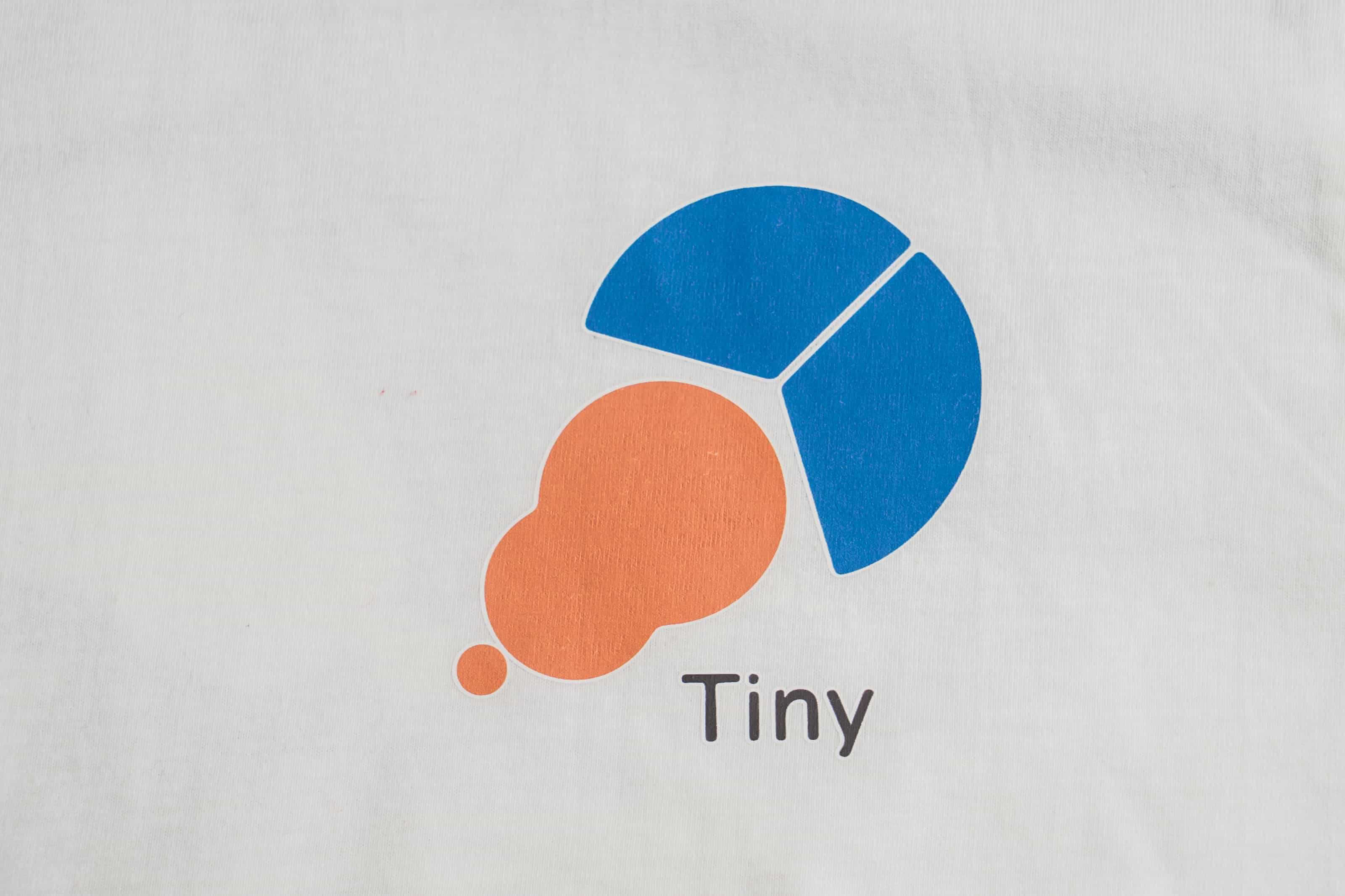 客製化T恤 - TINY LOGO 的第2張圖(客製化公司制服、班服製作、團體服製作等示意或作品圖)