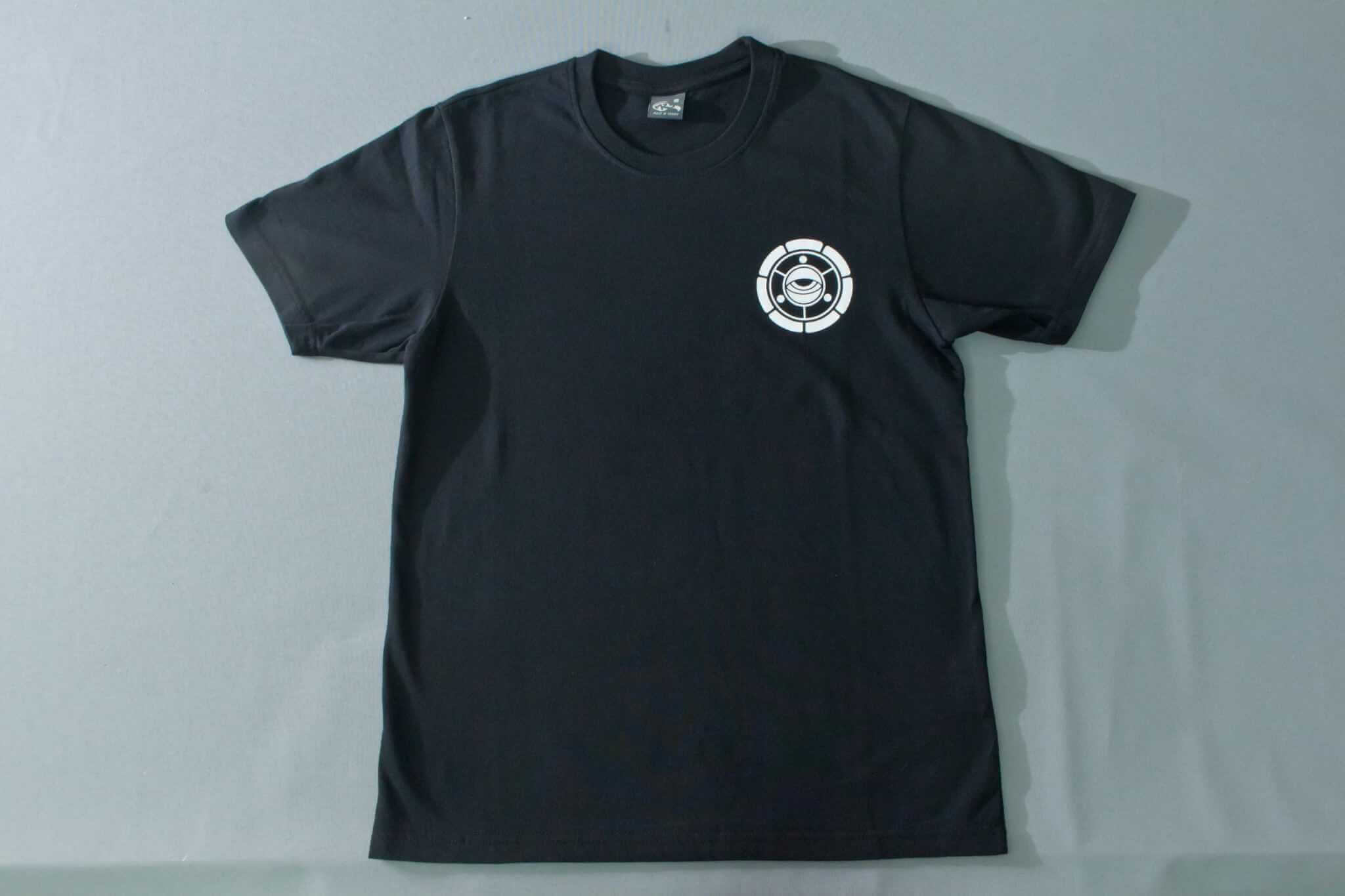 客製化T恤- SEVEN EYES (黑色款)的第1張圖(客製化公司制服、班服製作、團體服製作等示意或作品圖)