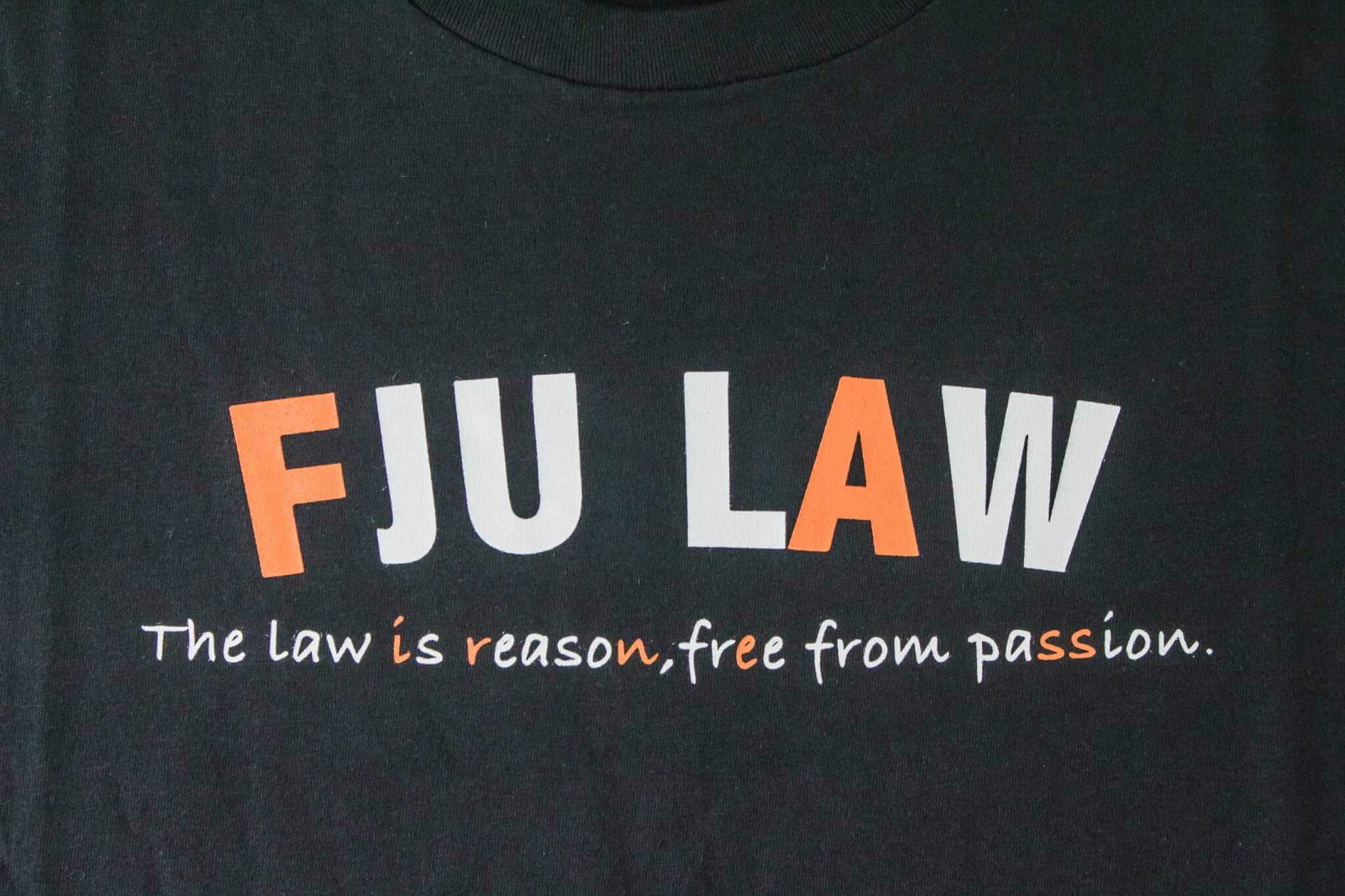 客製化T恤- FJU LAW 客製T恤的第2張圖(客製化公司制服、班服製作、團體服製作等示意或作品圖)