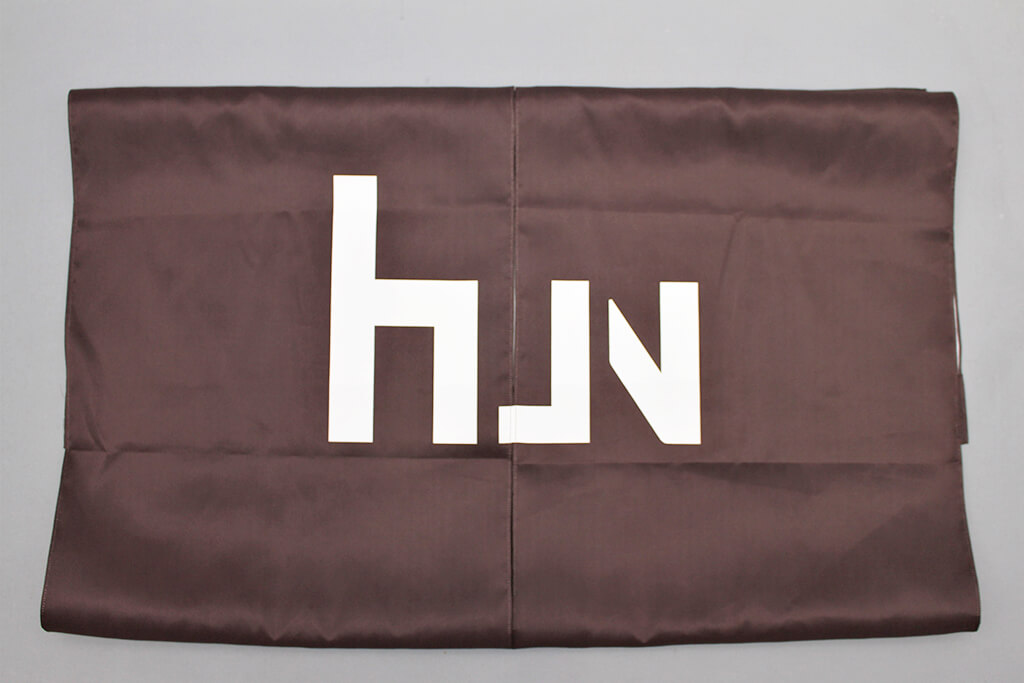 客製化聚脂纖維掛布:HUN混的第1張圖(客製化公司制服、班服製作、團體服製作等示意或作品圖)