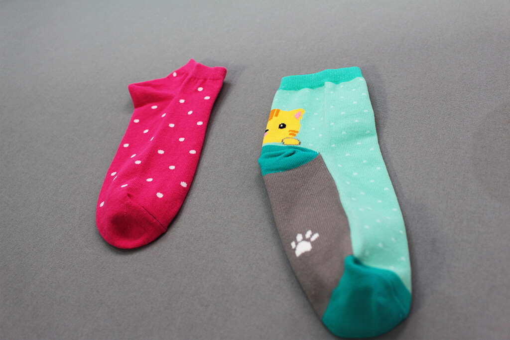 客製化襪子- 可愛粉紅點點&貓咪的第2張圖(客製化公司制服、班服製作、團體服製作等示意或作品圖)