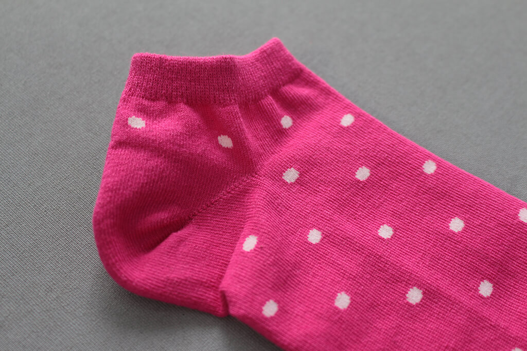 客製化襪子- 可愛粉紅點點&貓咪的第4張圖(客製化公司制服、班服製作、團體服製作等示意或作品圖)