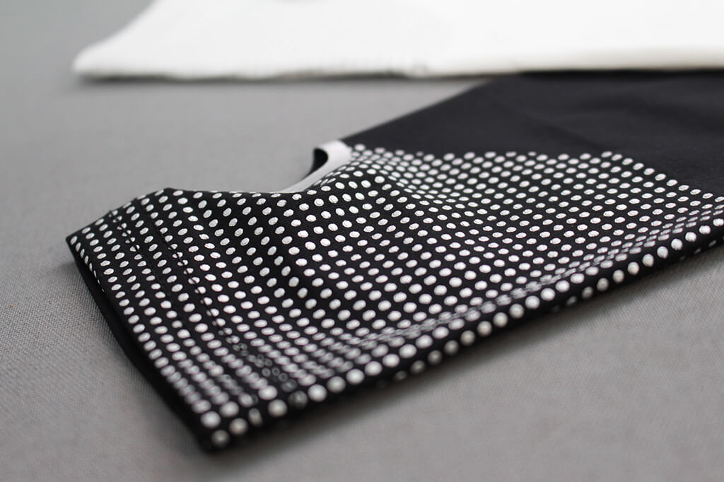 客製化袖套- 個人點點 涼感袖套的第2張圖(客製化公司制服、班服製作、團體服製作等示意或作品圖)