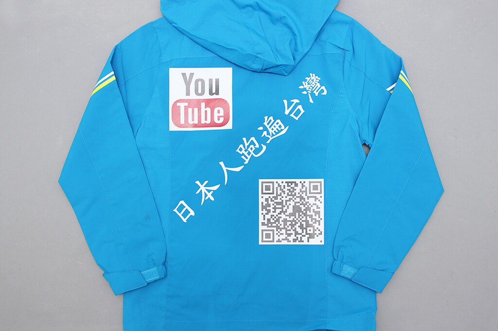 客製化風衣外套:日本人跑台灣的第2張圖(客製化公司制服、班服製作、團體服製作等示意或作品圖)