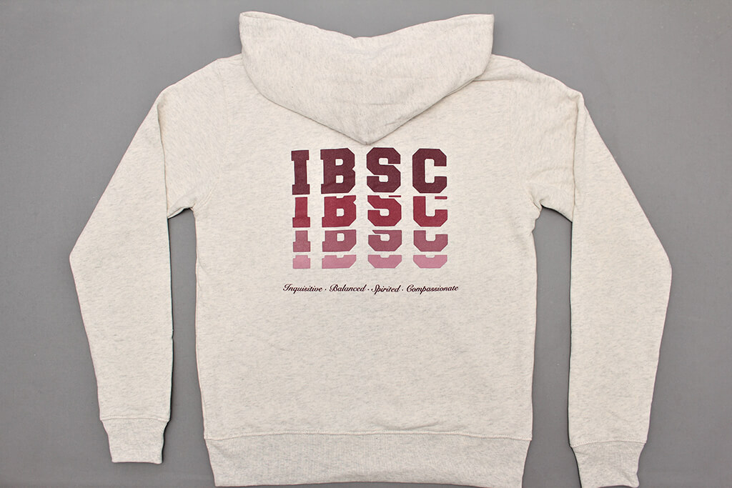 客製化連帽T恤:IBSC的第2張圖(客製化公司制服、班服製作、團體服製作等示意或作品圖)