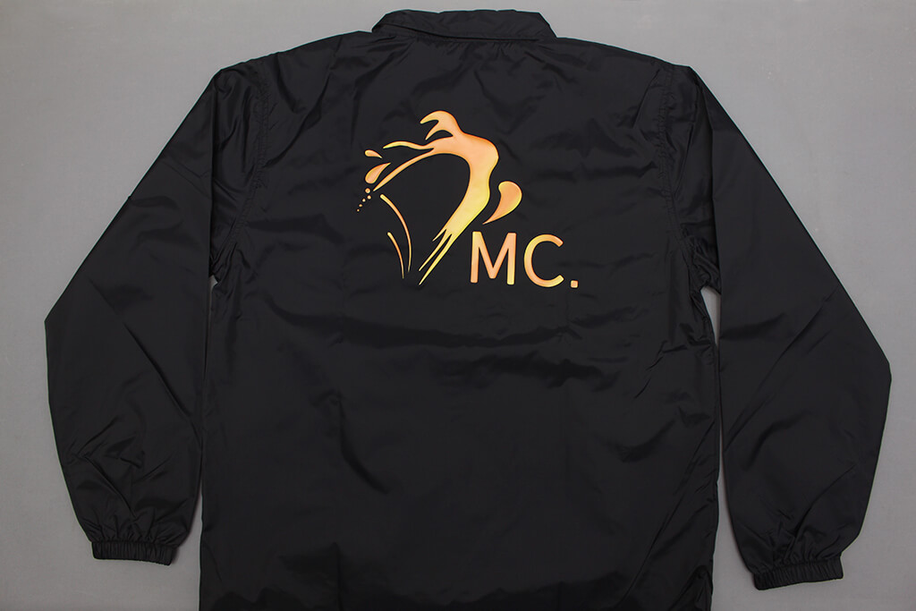 客製化教練外套:MC的第2張圖(客製化公司制服、班服製作、團體服製作等示意或作品圖)