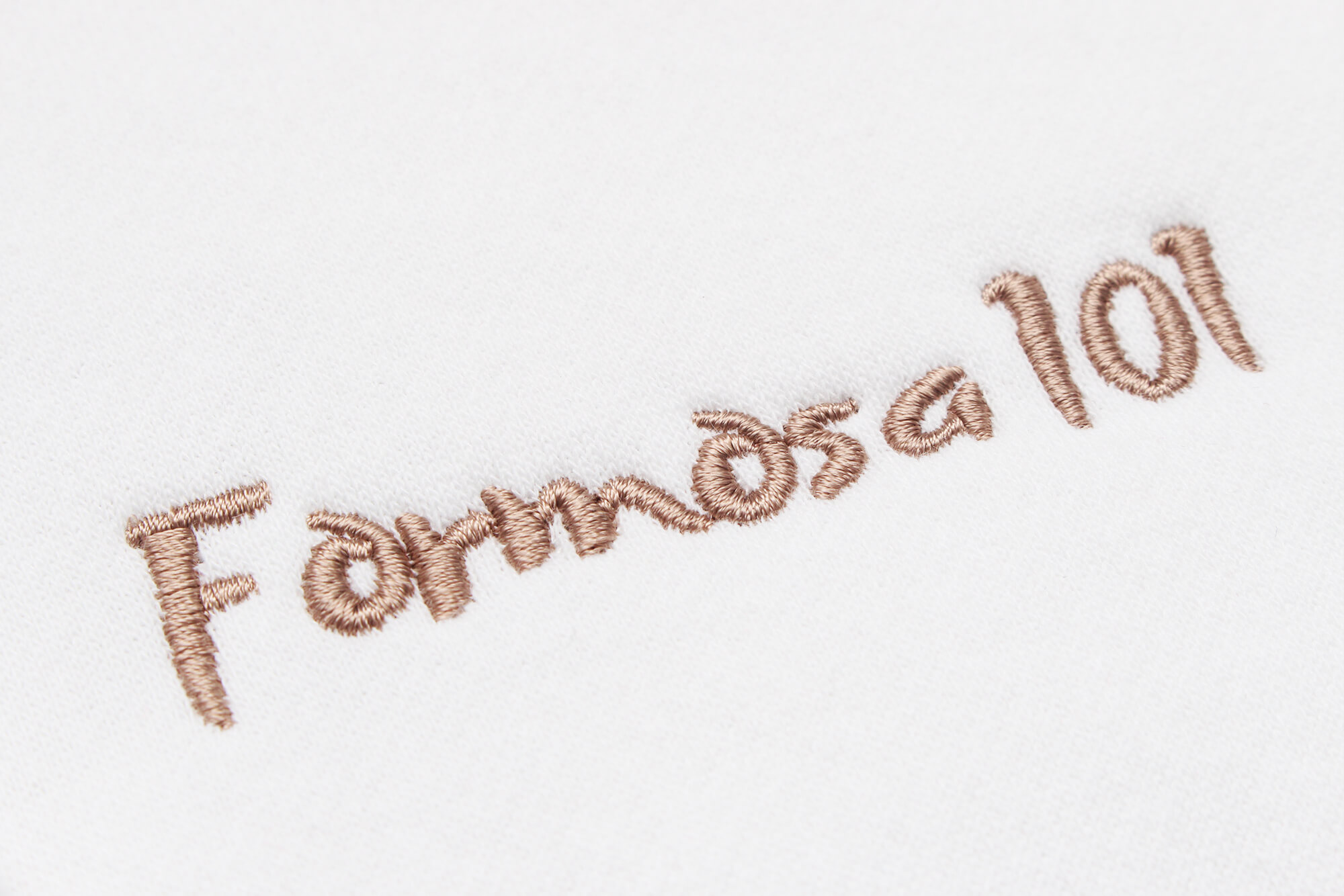 客製化帽T:Formosa101的第2張圖(客製化公司制服、班服製作、團體服製作等示意或作品圖)