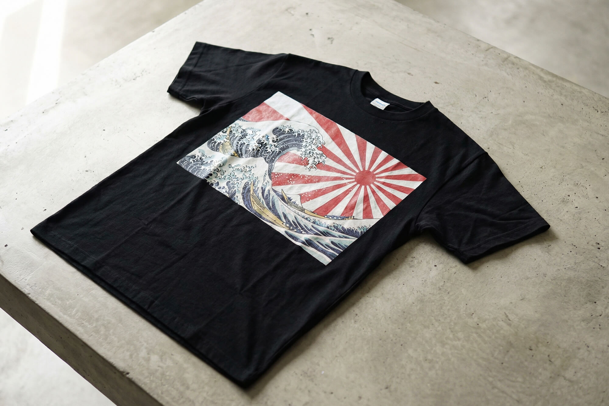 太陽旗+神奈川衝浪T恤