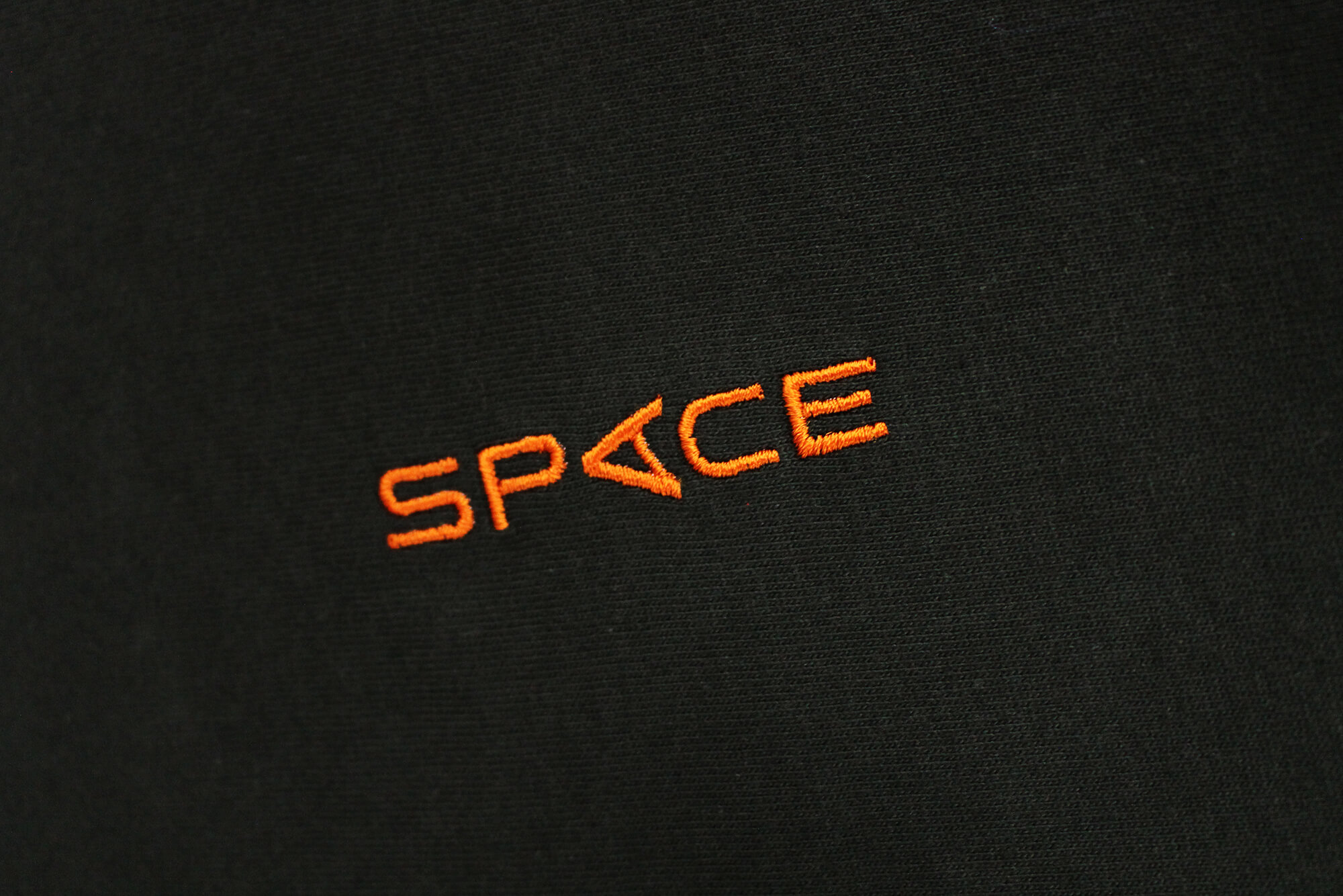 客製電繡小圖T恤:SPACE